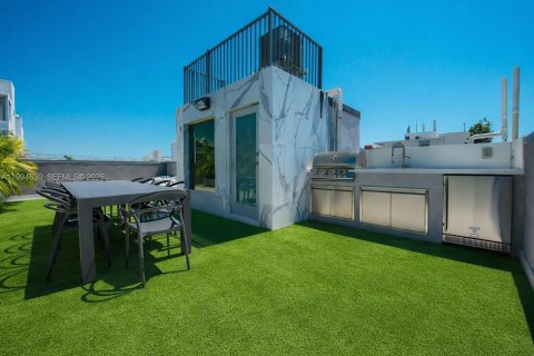 Touwnhouse à vendre à Miami Beach, Floride: 3 chambres, 146.23 m2 № 2056344 - photo 17