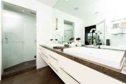 Touwnhouse à vendre à Miami Beach, Floride: 3 chambres, 146.23 m2 № 2056344 - photo 11