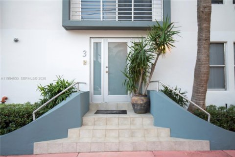 Touwnhouse à vendre à Miami Beach, Floride: 3 chambres, 146.23 m2 № 2056344 - photo 18