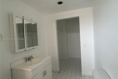 Купить таунхаус в Хайалиа, Флорида 3 спальни, 130.06м2, № 1997760 - фото 8