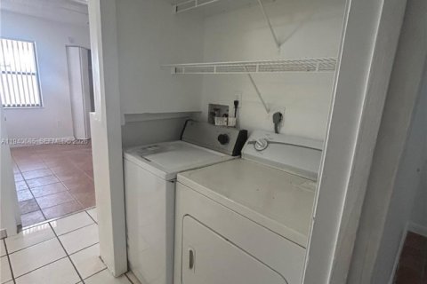 Купить таунхаус в Хайалиа, Флорида 3 спальни, 130.06м2, № 1997760 - фото 6