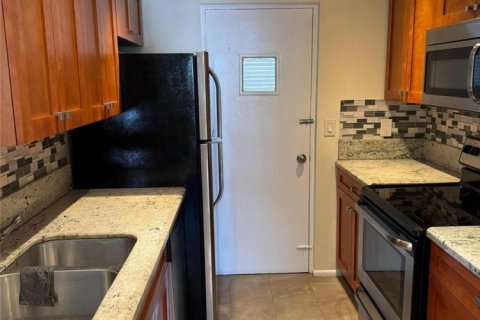 Condo in Fort Lauderdale, Florida, 2 bedrooms № 2083261 - photo 6