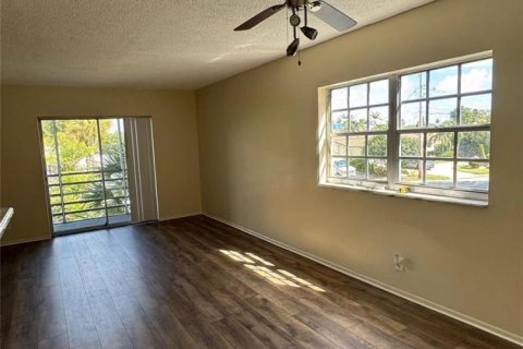 Condo in Fort Lauderdale, Florida, 2 bedrooms № 2083261 - photo 2