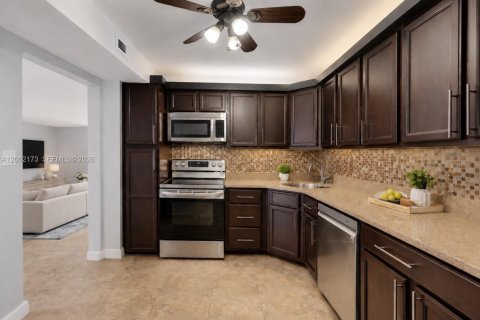 Condo à Aventura, Floride, 2 chambres № 2282186
