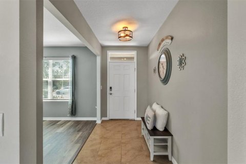 House in Lake Alfred, Florida 5 bedrooms, 248.42 sq.m. № 2112134 - photo 5