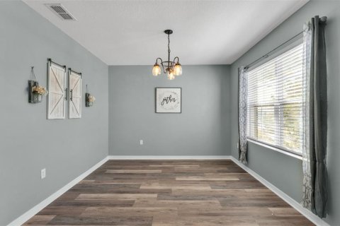 House in Lake Alfred, Florida 5 bedrooms, 248.42 sq.m. № 2112134 - photo 6