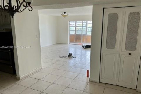 Copropriété à louer à Lauderdale Lakes, Floride: 3 chambres, 115.2 m2 № 1787182 - photo 11