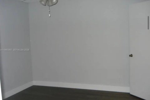 Condominio en alquiler en Sunrise, Florida, 2 dormitorios, 95.13 m2 № 2043804 - foto 8