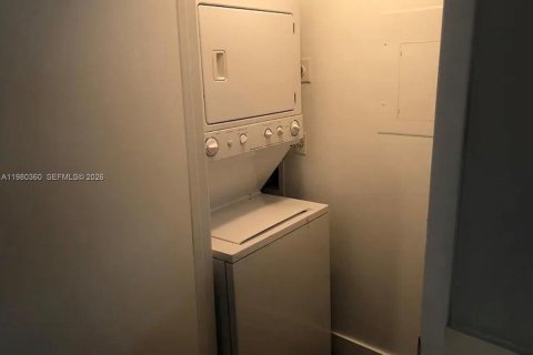 Condominio en alquiler en Sunrise, Florida, 2 dormitorios, 95.13 m2 № 2043804 - foto 14