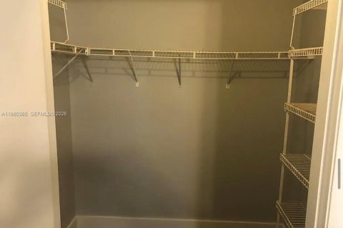 Condominio en alquiler en Sunrise, Florida, 2 dormitorios, 95.13 m2 № 2043804 - foto 10