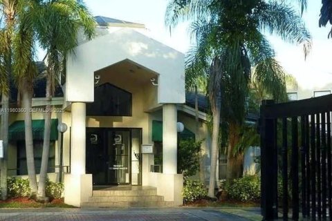 Condominio en alquiler en Sunrise, Florida, 2 dormitorios, 95.13 m2 № 2043804 - foto 18