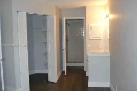 Condominio en alquiler en Sunrise, Florida, 2 dormitorios, 95.13 m2 № 2043804 - foto 6