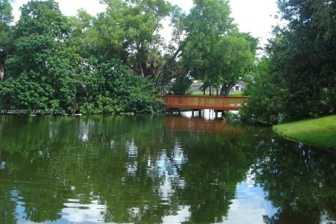 Condominio en alquiler en Sunrise, Florida, 2 dormitorios, 95.13 m2 № 2043804 - foto 15