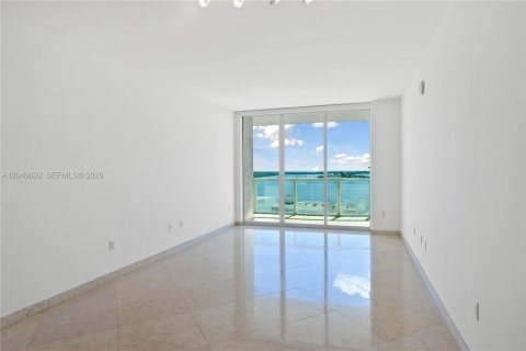 Condo in Miami, Florida, 2 bedrooms  № 2088119 - photo 5