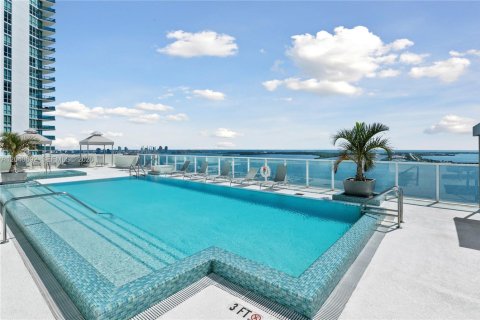 Condo in Miami, Florida, 2 bedrooms  № 2088119 - photo 21