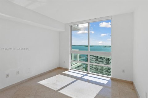 Condo in Miami, Florida, 2 bedrooms  № 2088119 - photo 9