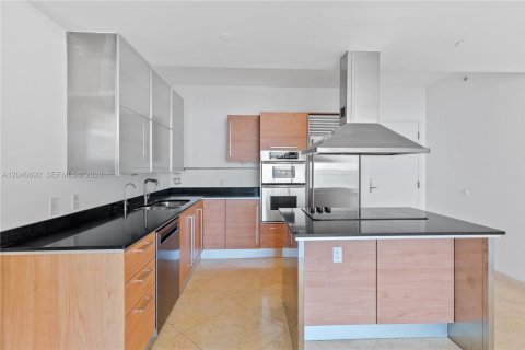 Condo in Miami, Florida, 2 bedrooms № 2088119