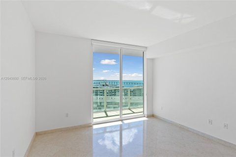 Condo in Miami, Florida, 2 bedrooms  № 2088119 - photo 14