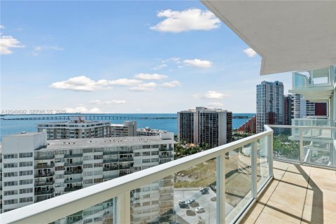 Condo in Miami, Florida, 2 bedrooms  № 2088119 - photo 7