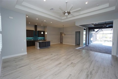 House in Punta Gorda, Florida 3 bedrooms, 232.72 sq.m. № 1723502 - photo 11
