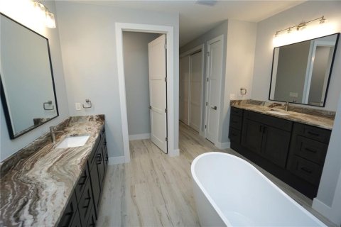 House in Punta Gorda, Florida 3 bedrooms, 232.72 sq.m. № 1723502 - photo 27