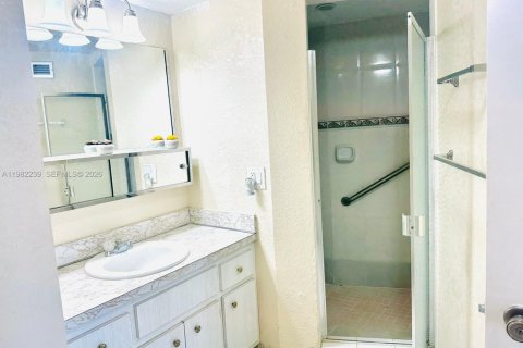 Купить кондоминиум в Майами, Флорида 2 спальни, 105.91м2, № 2047846 - фото 15