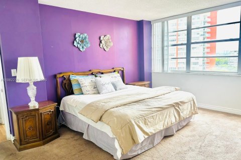 Купить кондоминиум в Майами, Флорида 2 спальни, 105.91м2, № 2047846 - фото 13