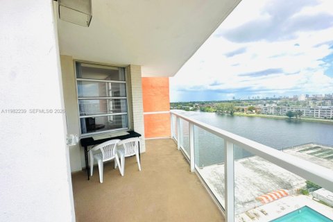 Купить кондоминиум в Майами, Флорида 2 спальни, 105.91м2, № 2047846 - фото 3