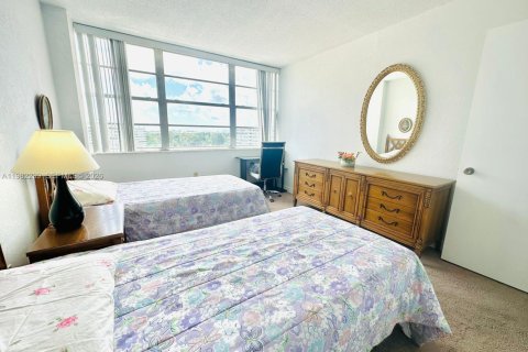 Купить кондоминиум в Майами, Флорида 2 спальни, 105.91м2, № 2047846 - фото 17