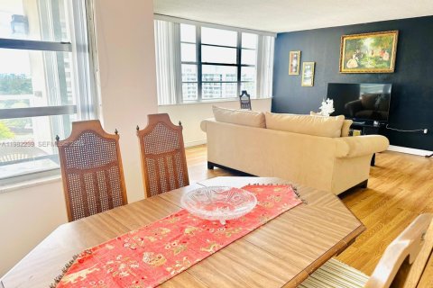 Купить кондоминиум в Майами, Флорида 2 спальни, 105.91м2, № 2047846 - фото 8