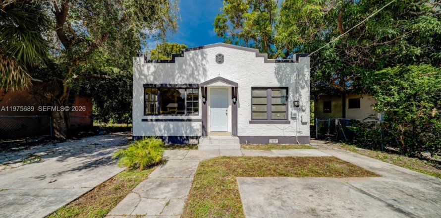 House in Miami, Florida 3 bedrooms, 121.79 sq.m. № 2040045