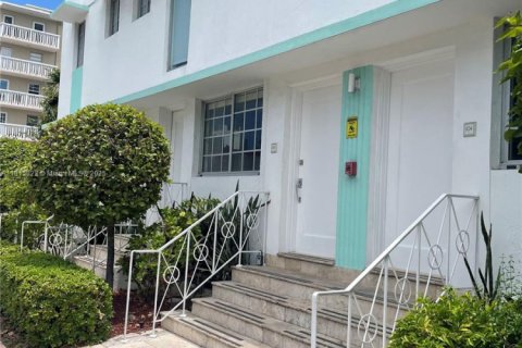 Copropriété à louer à Miami Beach, Floride: 1 chambre, 35.4 m2 № 1768493 - photo 1
