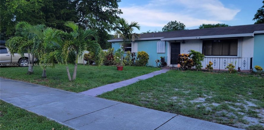 Casa en Miami, Florida 4 dormitorios, 161.65 m2 № 1823884