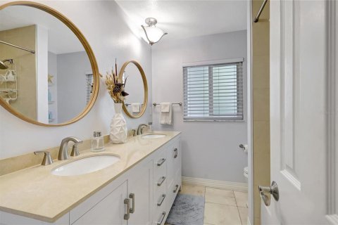 Casa en venta en Saint Petersburg, Florida, 3 dormitorios, 178.19 m2 № 1546583 - foto 26