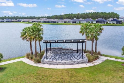 House in Daytona Beach, Florida 4 bedrooms, 198.35 sq.m. № 1808840 - photo 13