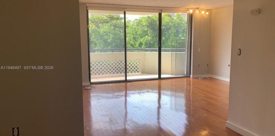 Condo in Coral Gables, Florida, 2 bedrooms  № 2005684