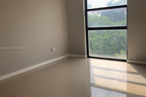 Condo in Coral Gables, Florida, 2 bedrooms  № 2005684 - photo 4