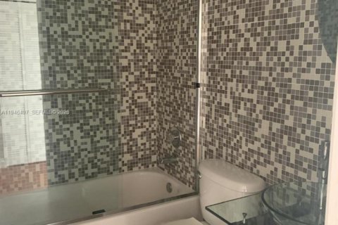 Condo in Coral Gables, Florida, 2 bedrooms  № 2005684 - photo 3