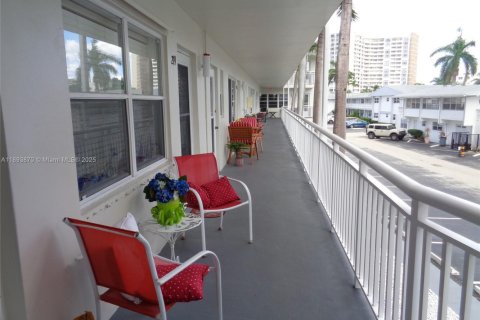 Copropriété à vendre à Hallandale Beach, Floride: 1 chambre, 55.74 m2 № 1946566 - photo 16
