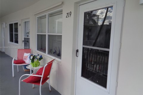 Copropriété à vendre à Hallandale Beach, Floride: 1 chambre, 55.74 m2 № 1946566 - photo 17