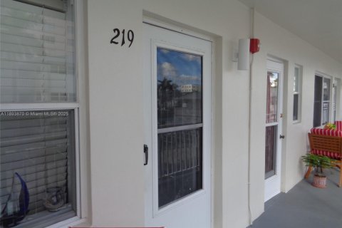 Copropriété à vendre à Hallandale Beach, Floride: 1 chambre, 55.74 m2 № 1946566 - photo 20