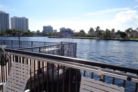 Copropriété à vendre à Hallandale Beach, Floride: 1 chambre, 55.74 m2 № 1946566 - photo 4