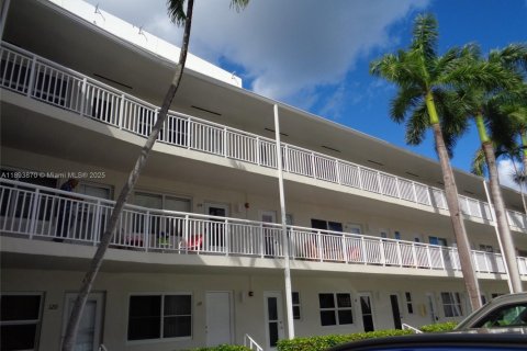 Copropriété à vendre à Hallandale Beach, Floride: 1 chambre, 55.74 m2 № 1946566 - photo 13