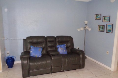 Copropriété à vendre à Hallandale Beach, Floride: 1 chambre, 55.74 m2 № 1946566 - photo 25