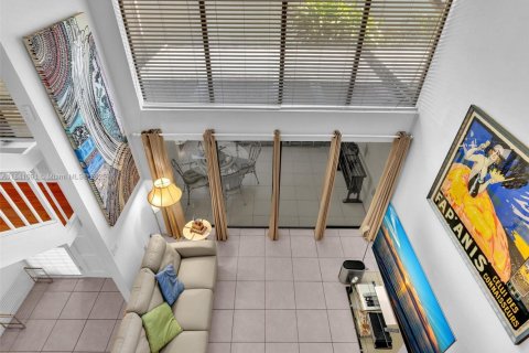 Condo in Miami, Florida, 3 bedrooms  № 2054338 - photo 15