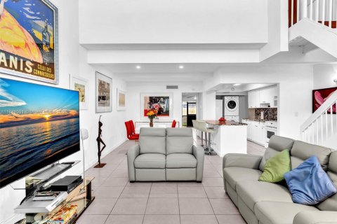 Condo in Miami, Florida, 3 bedrooms  № 2054338 - photo 16