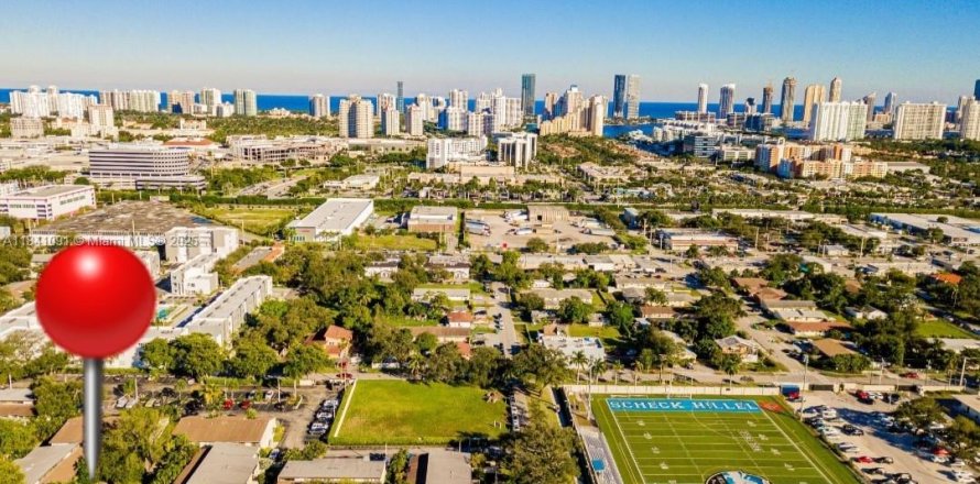 Condo in Miami, Florida, 3 bedrooms  № 2054338