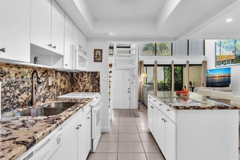 Condo in Miami, Florida, 3 bedrooms  № 2054338 - photo 22