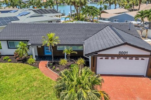 Casa en venta en Saint Petersburg, Florida, 3 dormitorios, 148.83 m2 № 1811046 - foto 1