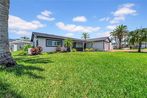 Casa en venta en Saint Petersburg, Florida, 3 dormitorios, 148.83 m2 № 1811046 - foto 4